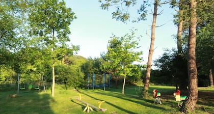 A Peaceful Haven for 12 Guests, Surrounded by Nature and Sea – Crozon Peninsula