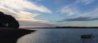 世界の終わりの家ブルターニュのクロゾン半島の海