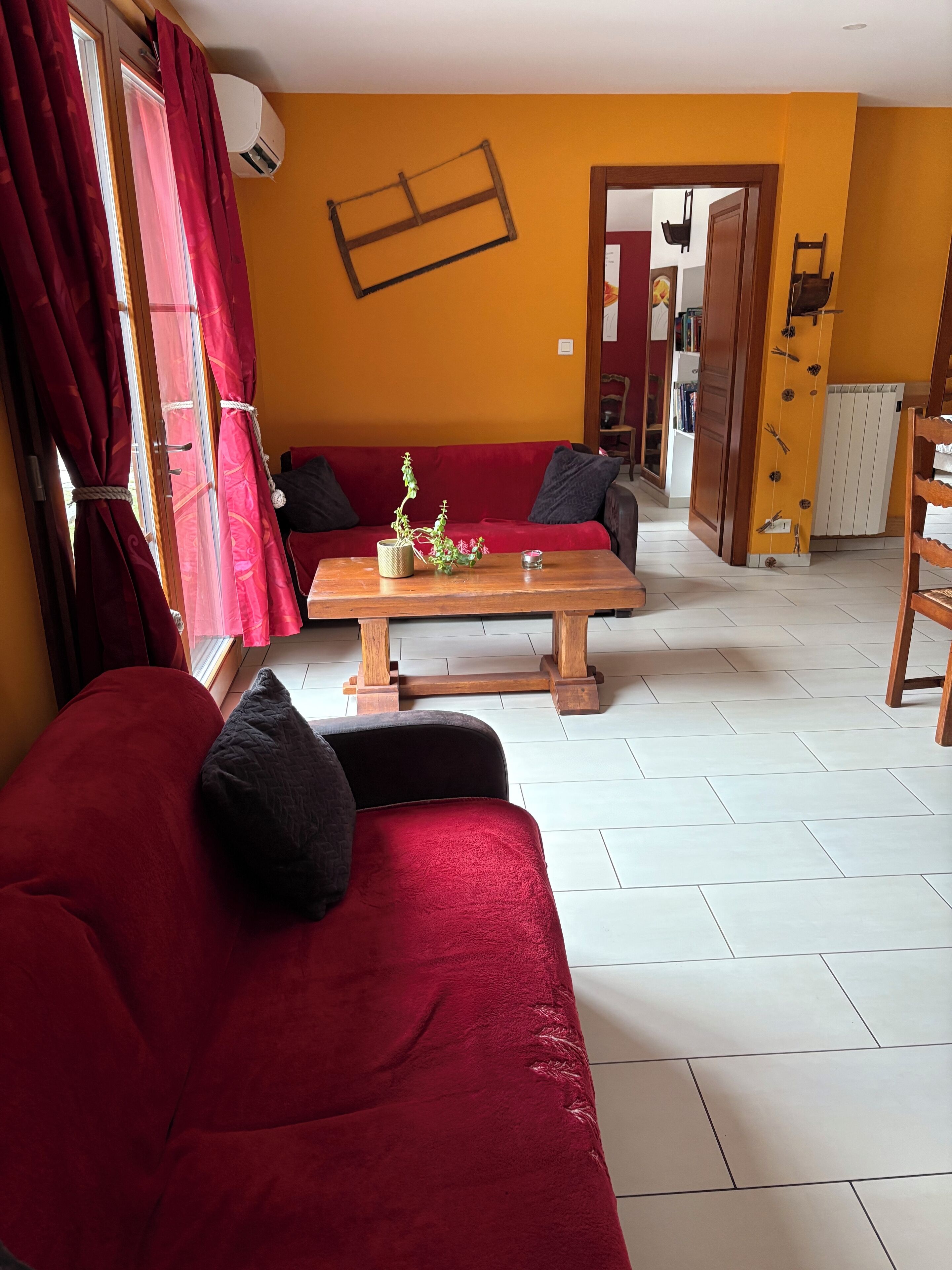 TV, DVD player, table tennis