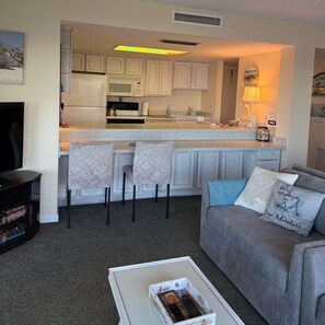 TV connectée, lecteur de DVD, livres, vidéothÚque