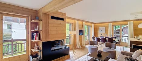 Fernseher, Kamin