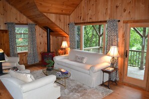 Smart TV, DVD player, books, video library - Location, Location, Location - Walk To Main Street From This Charming Apartment (Blowing Rock)