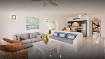 Télévision, table de tennis de table, livres