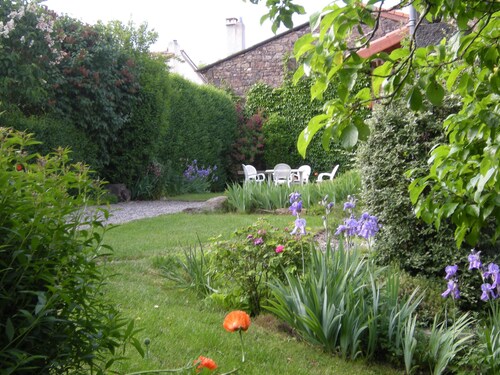 4* Quiet comfort at the foot of the Puy-de-Dôme World Heritage Parc Volcans Auvergne