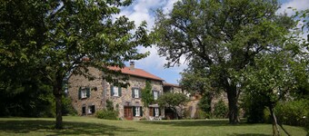 Stor ro ved foden af Puy-de-Dome, verdensarv, vulkaner i Auvergne Park