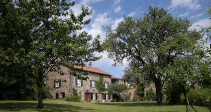 Grande calma ai piedi del Puy-de-Dôme, patrimonio mondiale, Parco dei vulcani dell'Alvernia