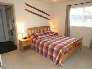 2 chambres, fer et planche à repasser, Wi-Fi, draps fournis