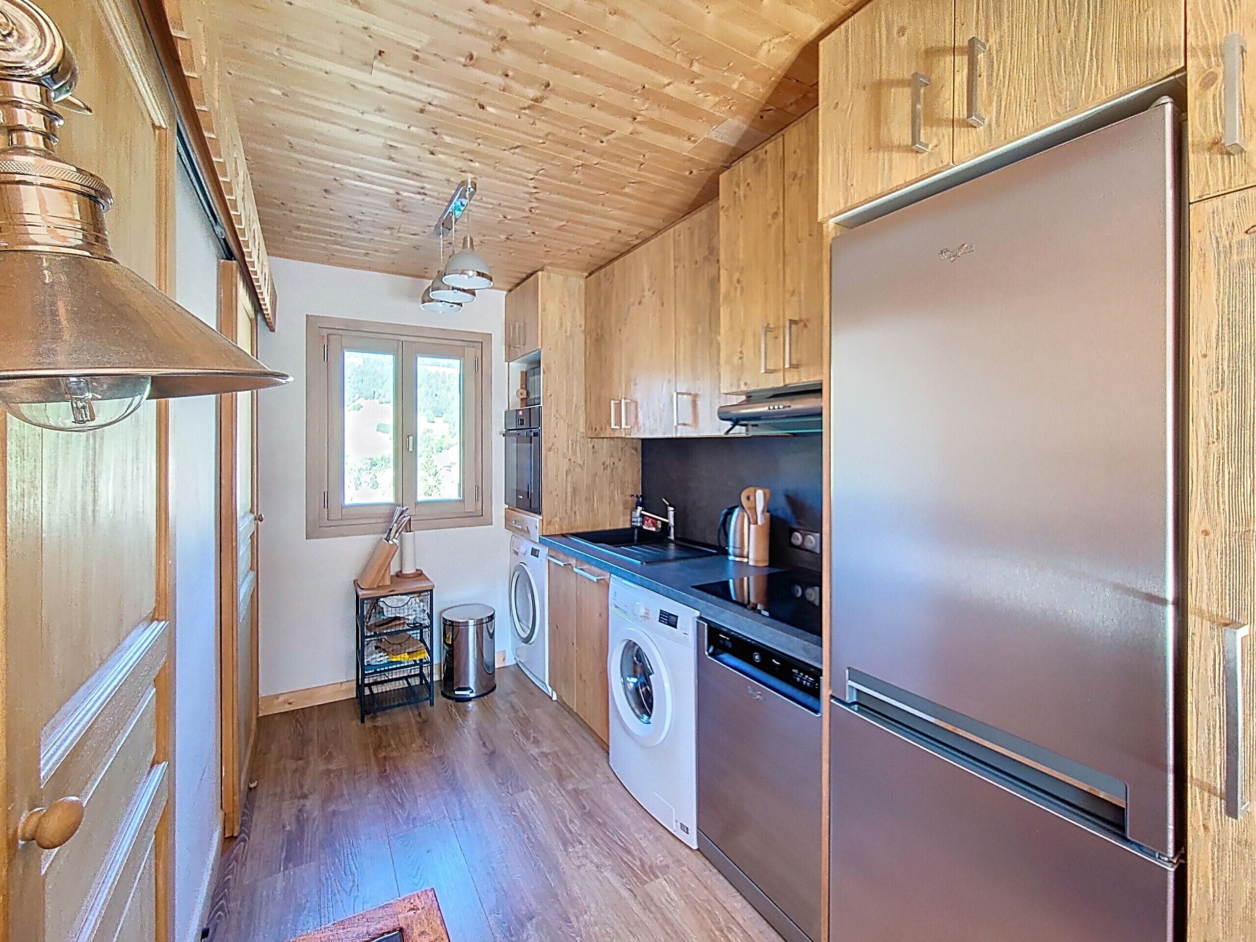 Refrigerador, microondas, horno y lavavajillas 