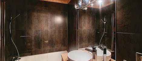 Douche, séchoir à cheveux