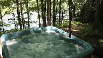 Bain à remous extérieur