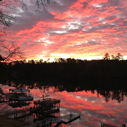 Peaceful Lakefront Serenity