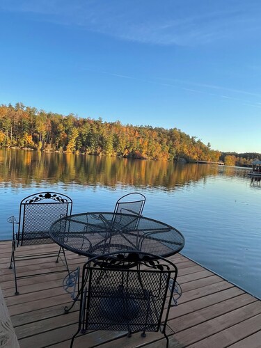 Peaceful Lakefront Serenity
