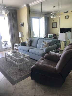 TV, DVD player, books, stereo