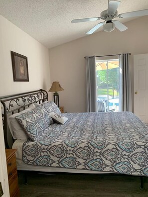 4 chambres, fer et planche à repasser, lit parapluie, Wi-Fi gratuit