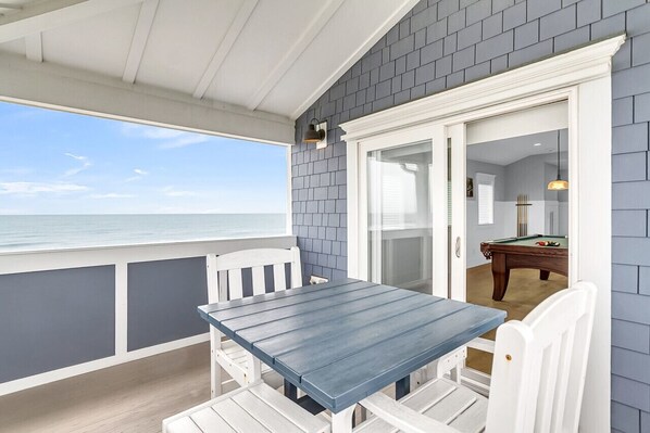 Outdoor dining - Flip-Flops Off, Fun On: 5br, Game Room, Ocean Views & Sunset Decks for 12! (Folly Beach)