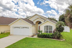 Exterior - Jabba the House – Southern Pool, Star Wars Themed! (Kissimmee)