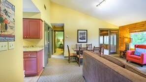 Interior - Wisconsin Dells | Pool & Waterpark Access | 2BR Timber (Wisonsin Dells)