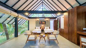 Deluxe Double Room | Free WiFi, bed sheets