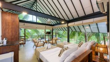 Deluxe Double Room | Free WiFi, bed sheets