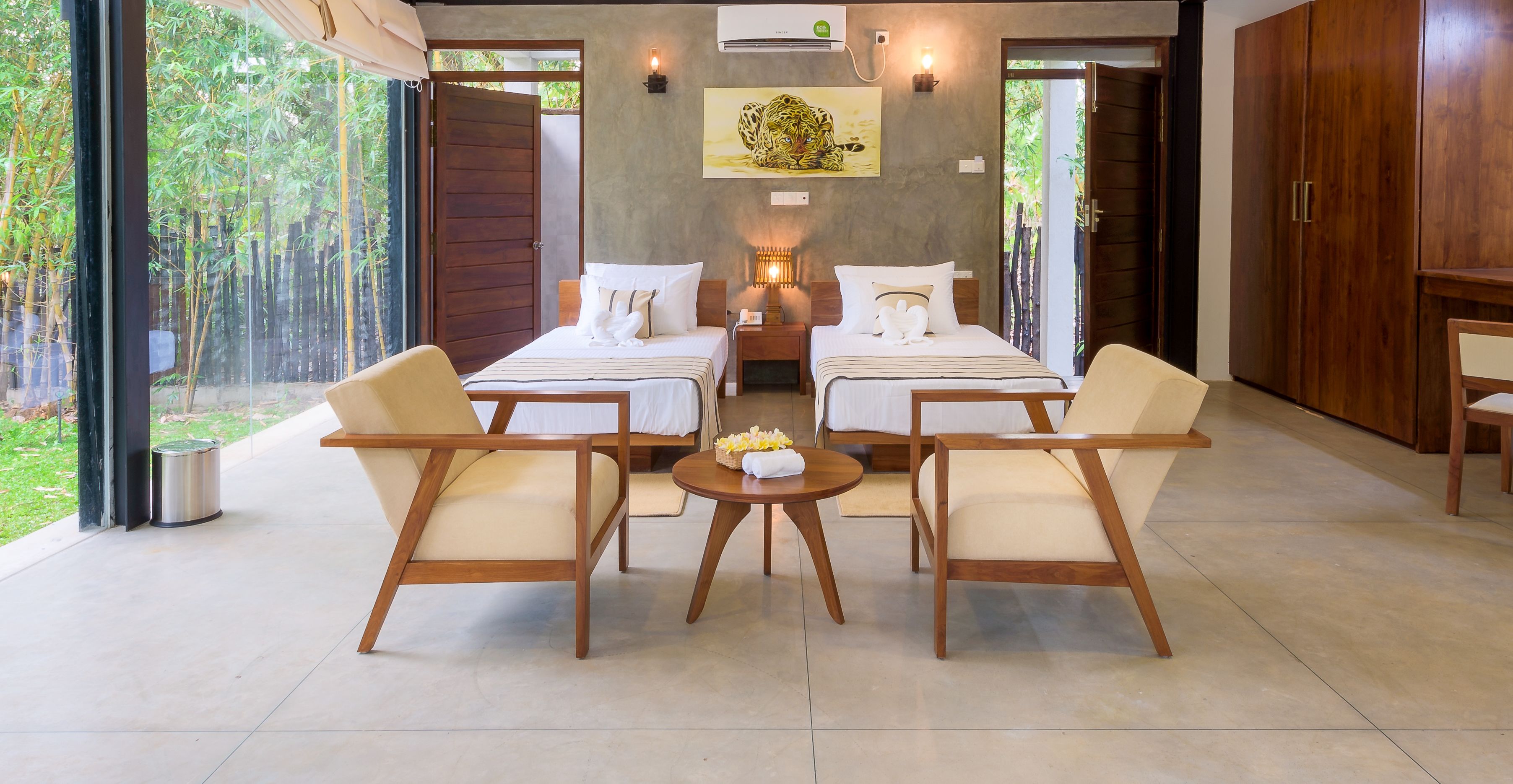 deluxe double room | free wifi, bed sheets