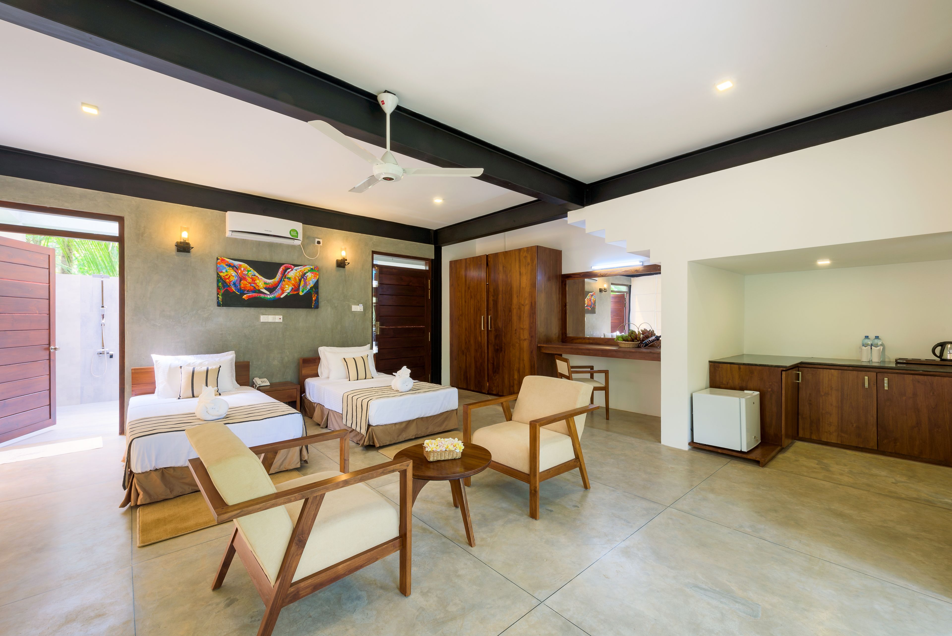 deluxe double room | free wifi, bed sheets