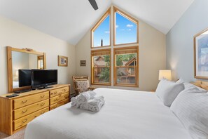 2 bedrooms, iron/ironing board, Internet, bed sheets