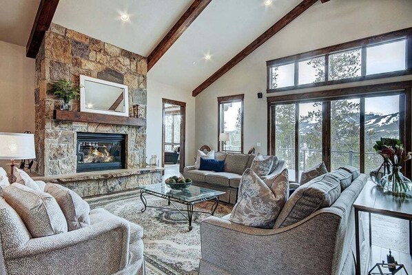 TV, fireplace - Breck Escape: Spacious 6BR mountain retreat in Breckenridge! (Breckenridge)