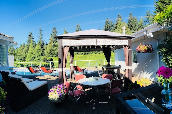 Shared Space with the owners. Pinnacle Rentals.