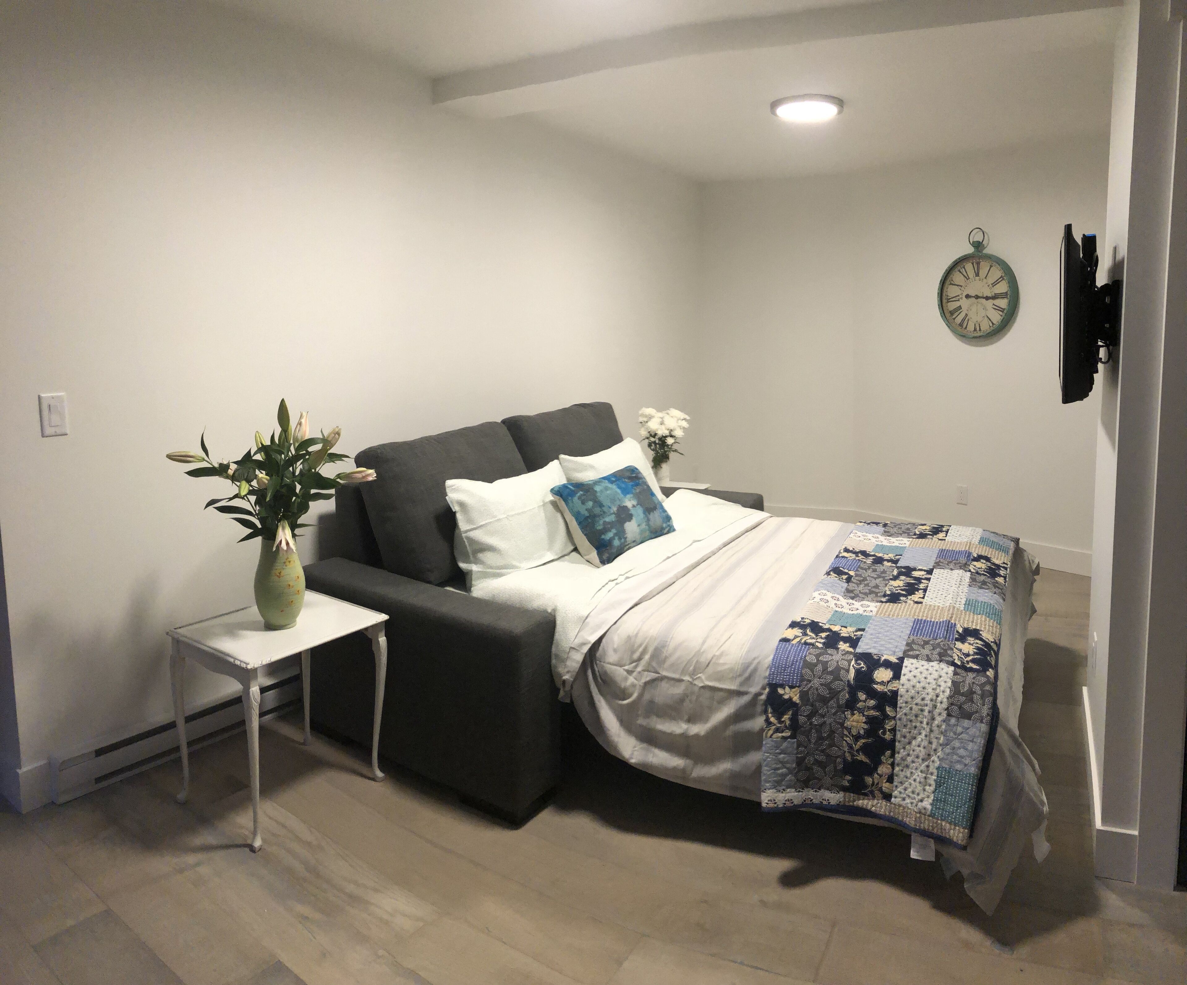 1 bedroom, in-room safe, iron/ironing board, free WiFi