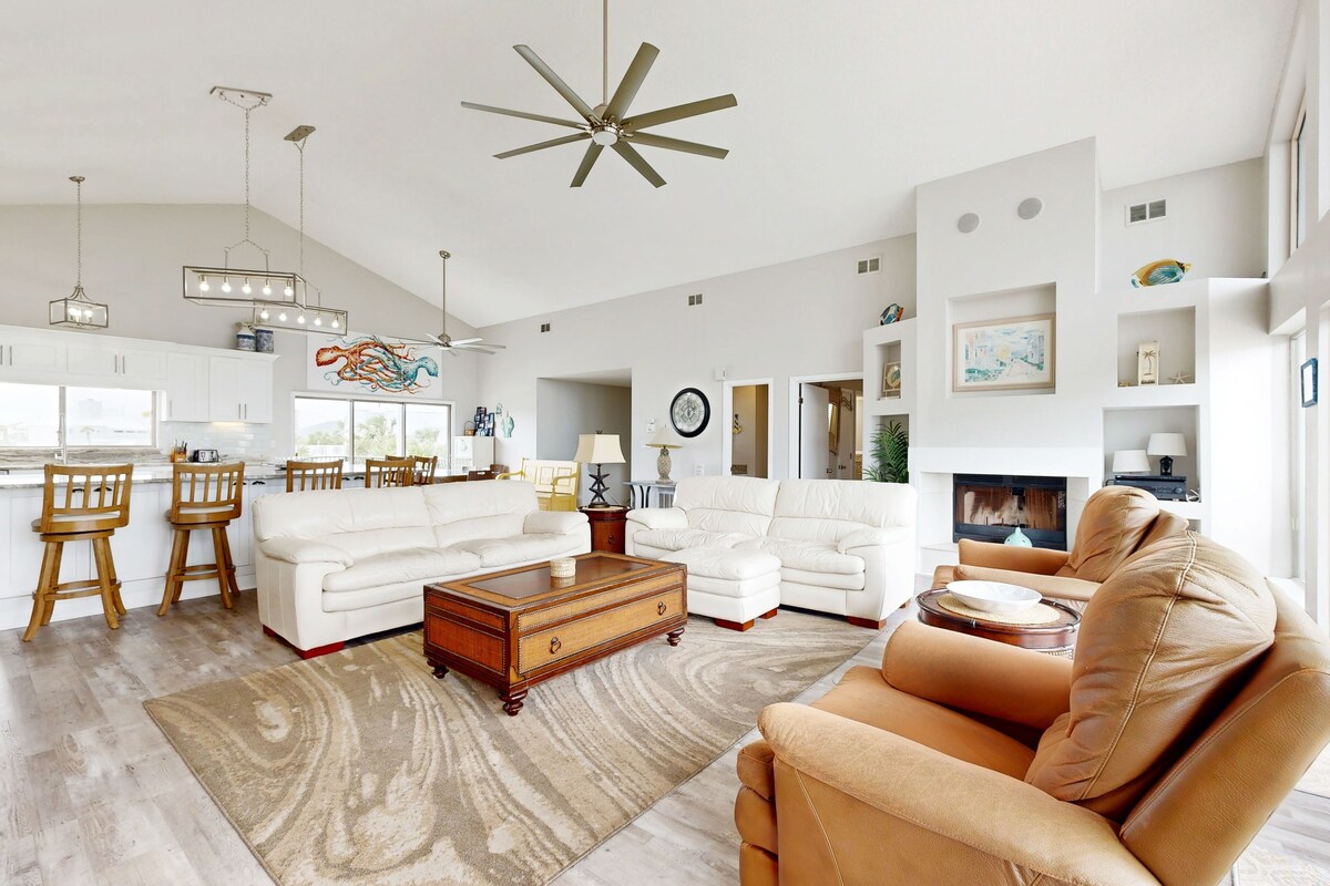 Photo 5 of Large home with private pool & ocean views - beach nearby, dog-friendly