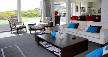 1946 - Omaha Holiday Home