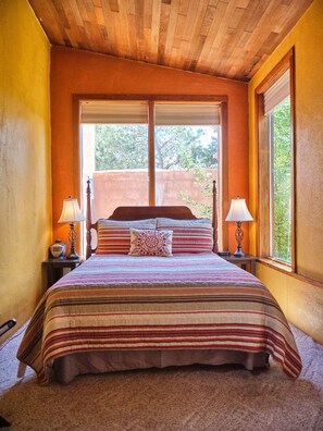 6 室のベッドルーム、デスク、アイロン / アイロン台、WiFi (無料)