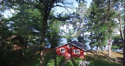 Peaceful Vintage 1920's Lakefront Red Log Cabin