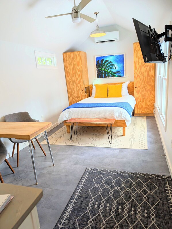 1 bedroom, iron/ironing board, free WiFi, bed sheets