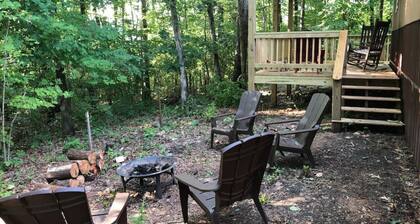 Upouusi mökki vain muutaman minuutin päässä Black Riveristä, WIFI: llä ja satelliitti-TV: llä.