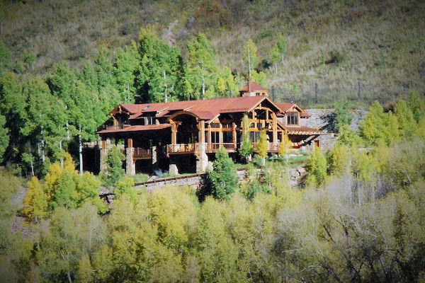 Exclusive Telluride mountain home, perfect for weddings, holidays and festivals!