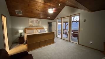 3 sovrum, vÀrdeförvaringsskÄp pÄ rummet och skrivbord