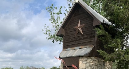 Valley View Cabin at Brazos House Retreat