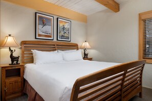 Tabla de planchar con plancha, wifi y ropa de cama 