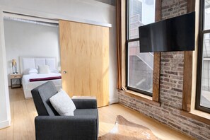1 habitación, tabla de planchar con plancha, internet y ropa de cama 