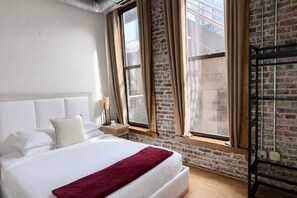 Unclassified image, 3 of 35, button