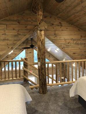 2 bedrooms, free WiFi, bed sheets - 8 miles to Mount Rushmore - Sleeps 2 to 6 (Rapid City)