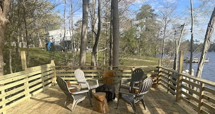 Archie's Lake Daze Cottage