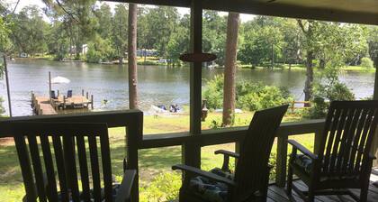 Archie's Lake Daze Cottage - No Pets