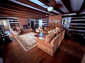 Smart TV, fireplace, DVD player, table football - Historic 70-Acre Farm with Porches, Animals & Ponds (Ijamsville)