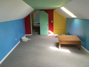 4 habitaciones, escritorio, tabla de planchar con plancha y wifi gratis 