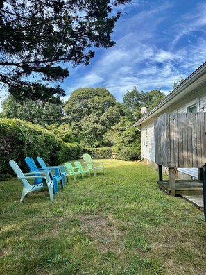 Terrace/patio - Conveniently located near Town (Oak Bluffs)