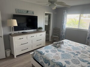 3 bedrooms, desk, iron/ironing board, free WiFi