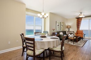 Dining - MARCH BREAK SPECIAL, Beachfront Grand Panama Condo, 3BR + Bunk, Corner Unit (Panama City Beach)