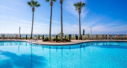 Beachfront, Grand Panama, 3BR + Bunk, Corner Unit, Stunning Views, Free BchSvc!